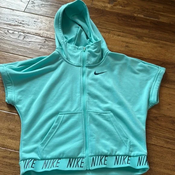 Teal short sleeve Nike sweatshirt with hood. Front pockets. - Picture 1 of 3